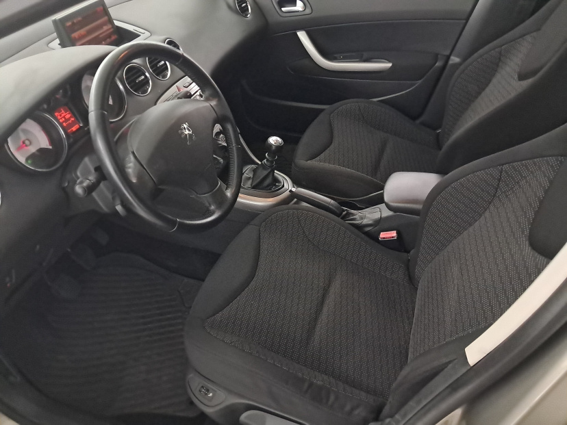 Peugeot 308, 2011