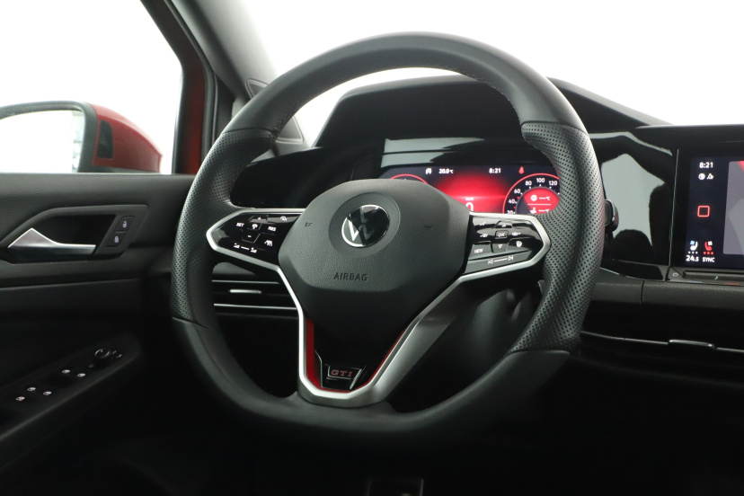 Volkswagen Golf, 2022