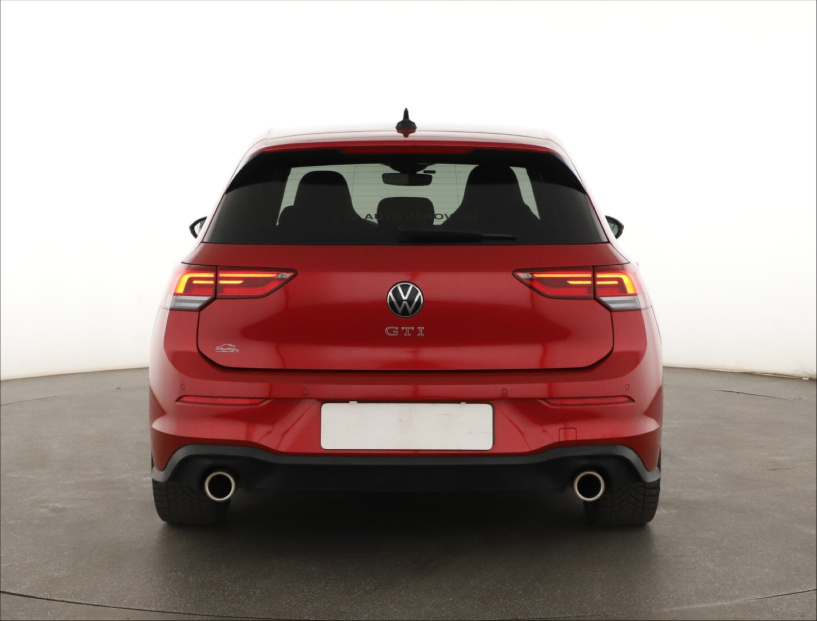 Volkswagen Golf, 2022