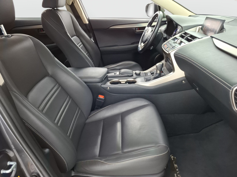 Lexus NX, 2015