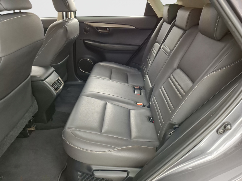 Lexus NX, 2015