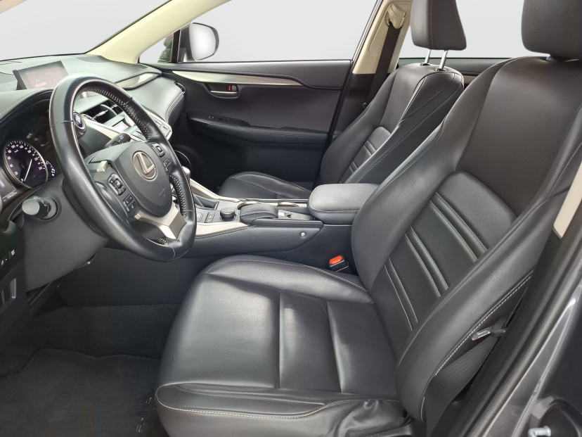 Lexus NX, 2015