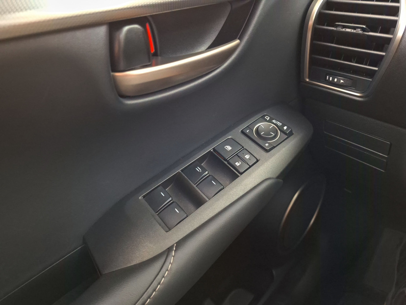 Lexus NX, 2015