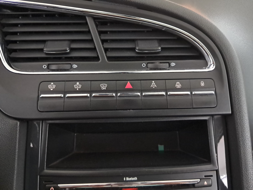 Peugeot 5008, 2010
