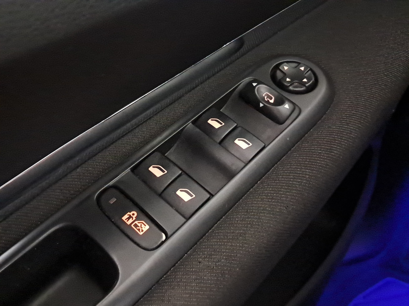 Peugeot 5008, 2010