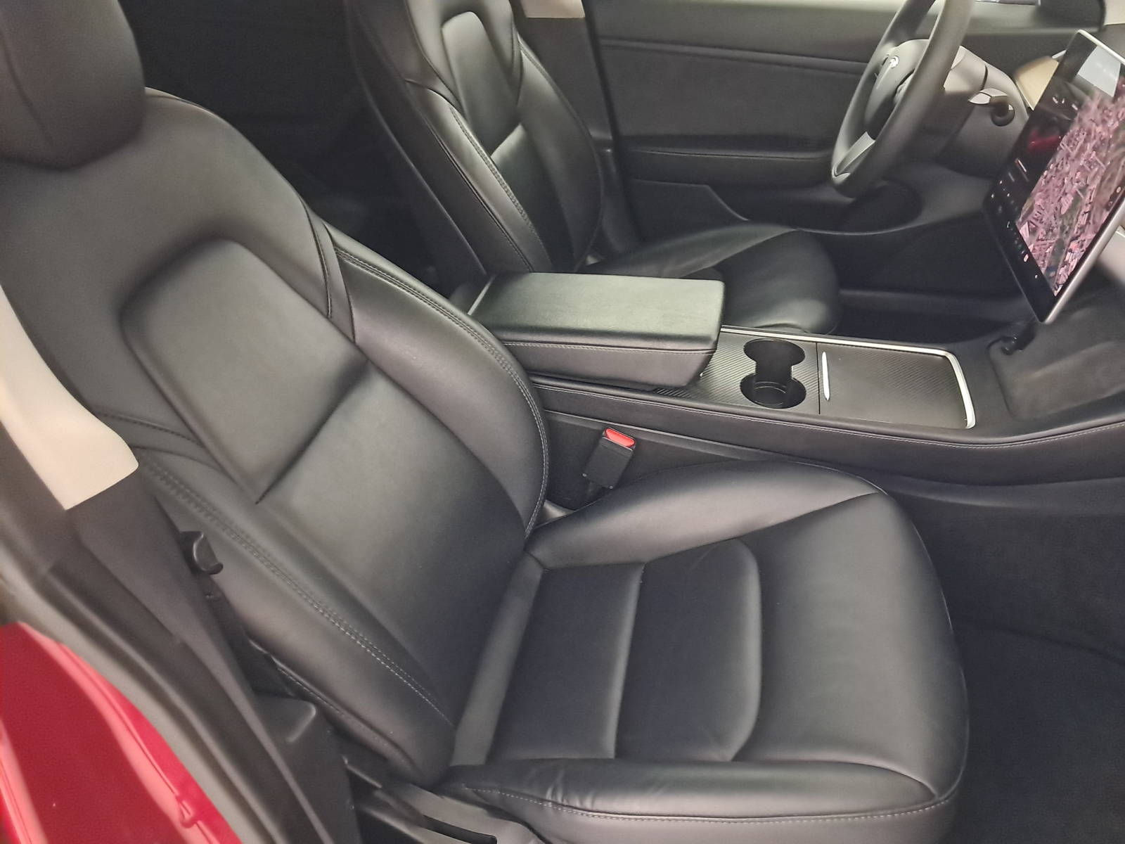 Tesla Model 3 Long Range AWD – fotografie 12