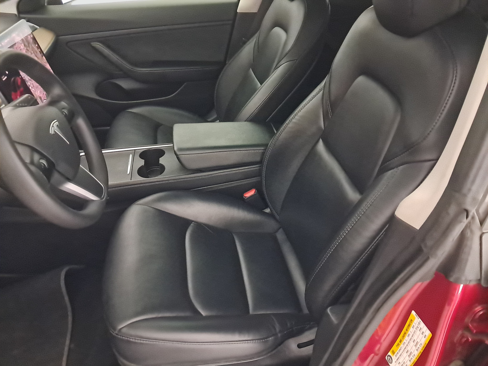 Tesla Model 3 Long Range AWD – fotografie 16