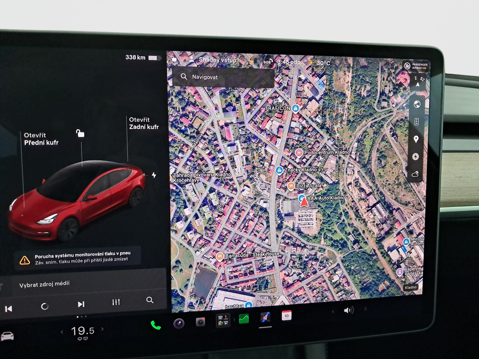 Tesla Model 3 Long Range AWD – fotografie 18