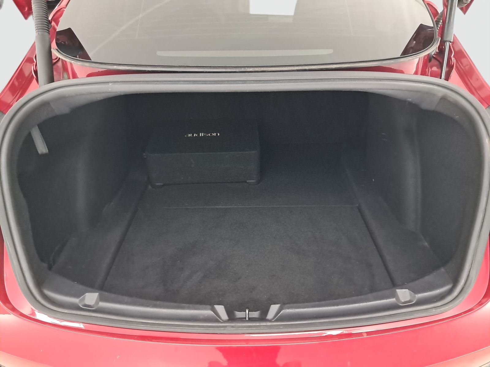 Tesla Model 3 Long Range AWD – fotografie 19