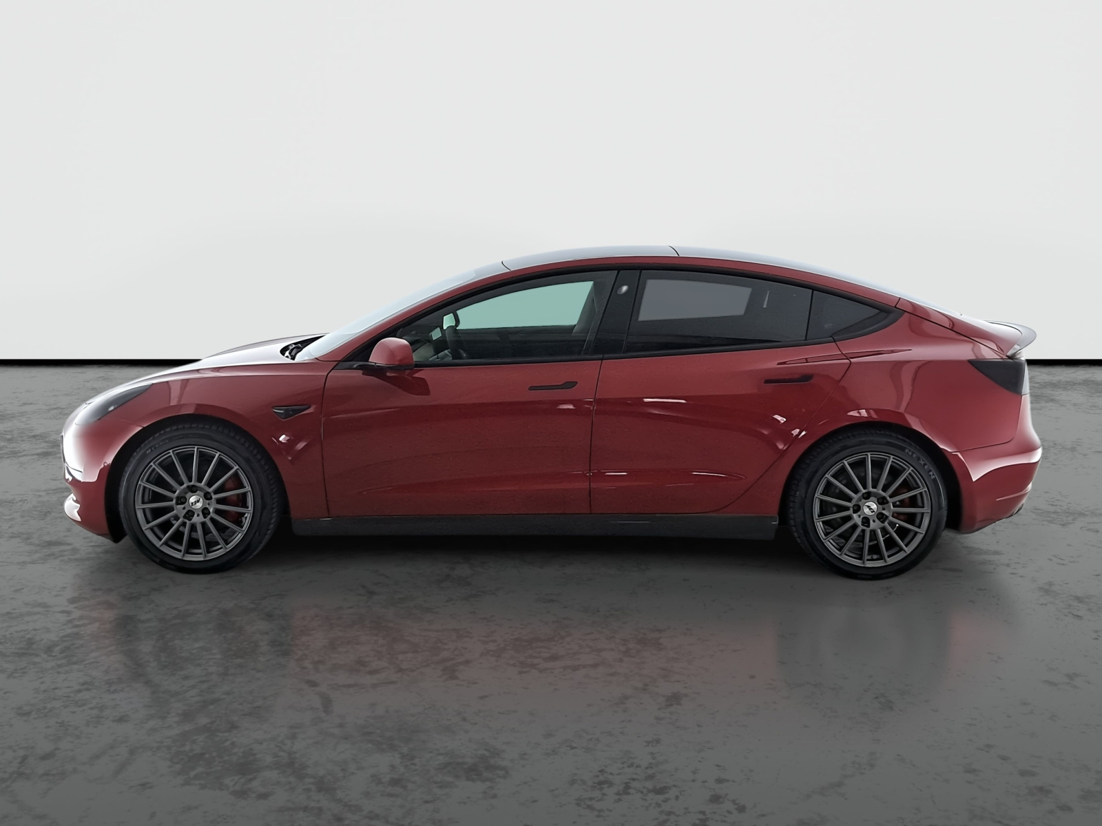 Tesla Model 3 Long Range AWD – fotografie 4