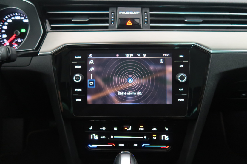 Volkswagen Passat, 2021