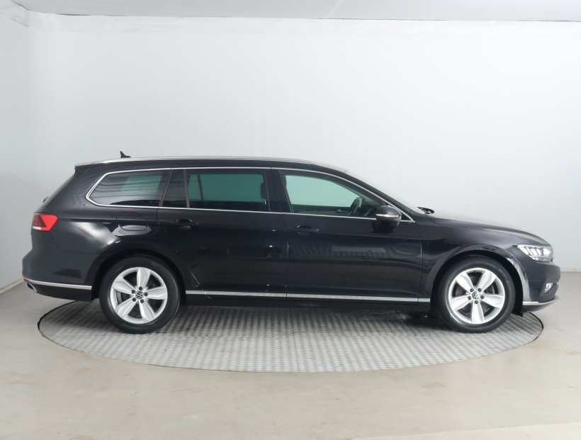 Volkswagen Passat, 2021