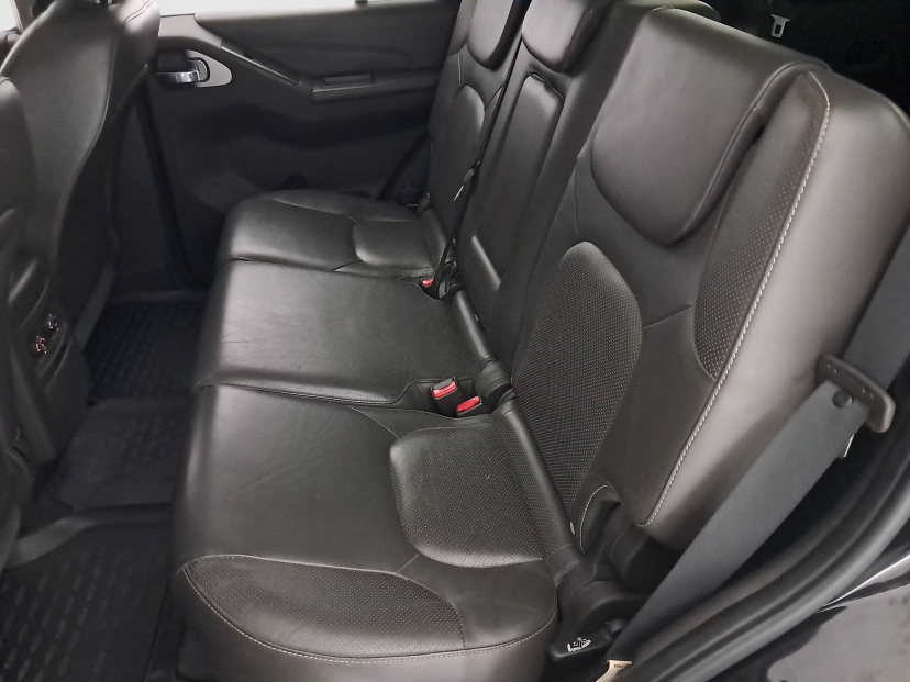 Nissan Pathfinder, 2011