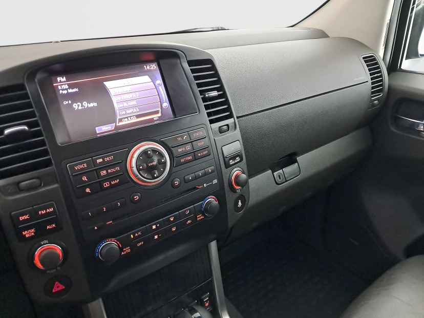 Nissan Pathfinder, 2011