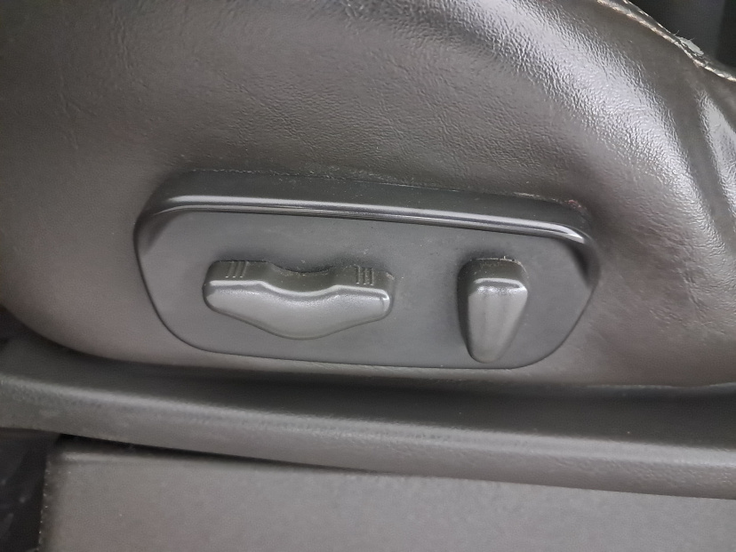 Nissan Pathfinder, 2011