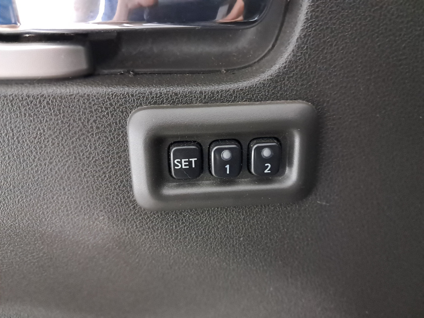Nissan Pathfinder, 2011