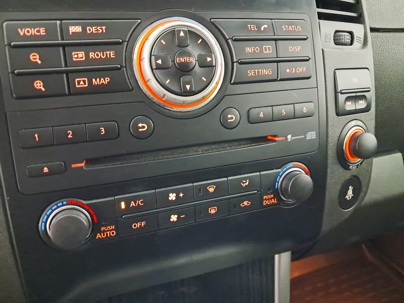Nissan Pathfinder, 2011