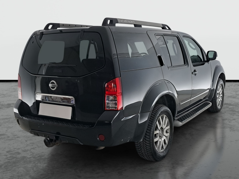 Nissan Pathfinder, 2011