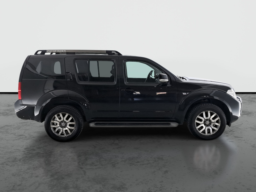Nissan Pathfinder, 2011