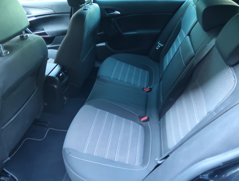 Opel Insignia, 2011