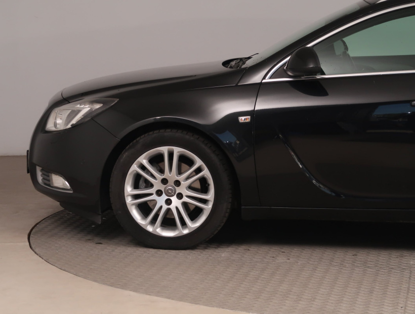 Opel Insignia, 2011