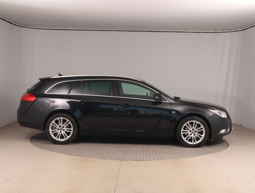 Opel Insignia, 2011