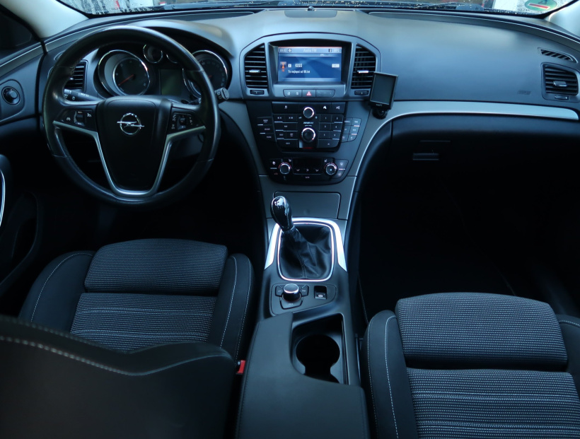 Opel Insignia, 2011