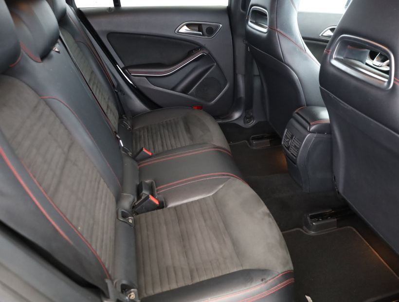Mercedes-Benz CLA, 2016