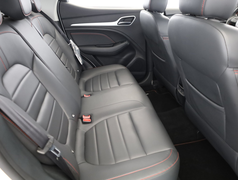 MG ZS SUV, 2024