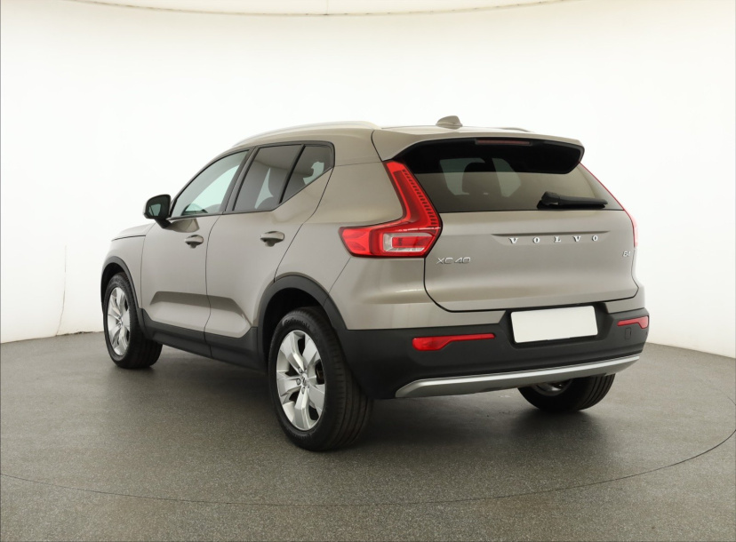 Volvo XC40, 2021