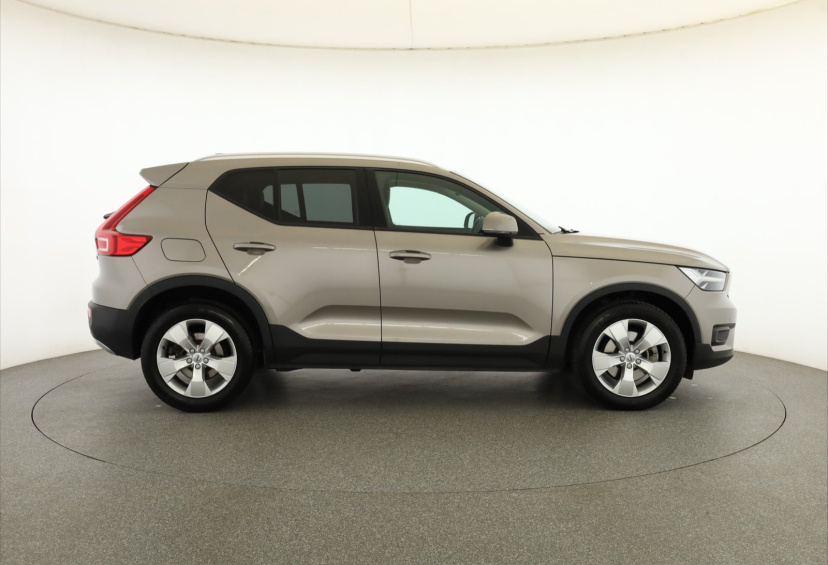 Volvo XC40, 2021