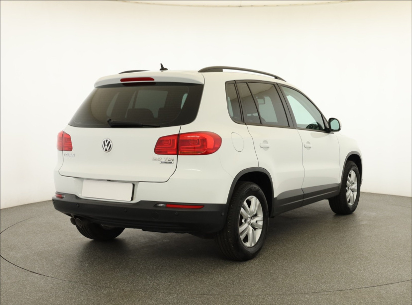 Volkswagen Tiguan, 2015