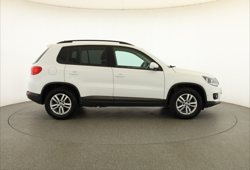 Volkswagen Tiguan, 2015