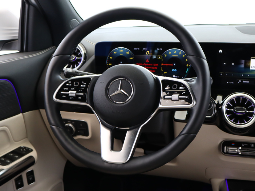 Mercedes-Benz GLA, 2022