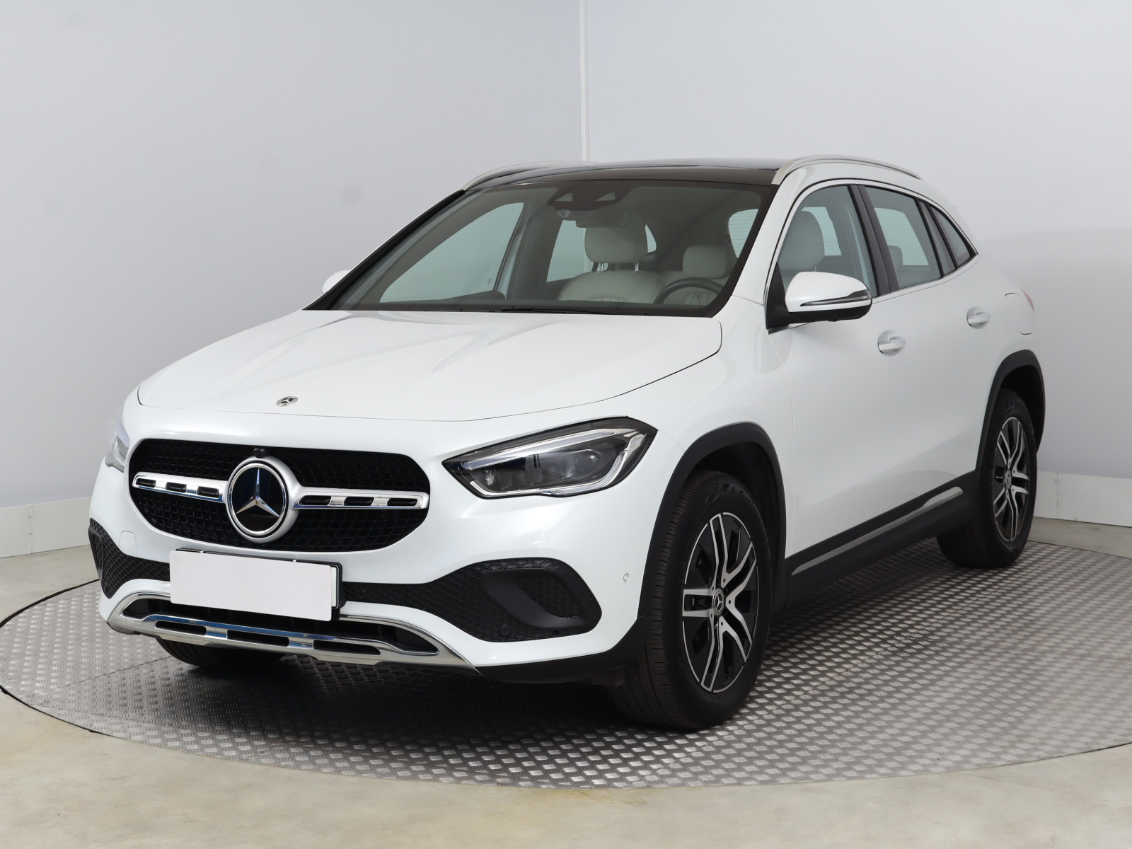 Mercedes-Benz GLA - 2022