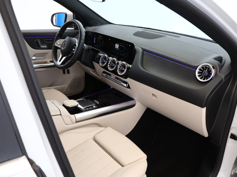 Mercedes-Benz GLA, 2022