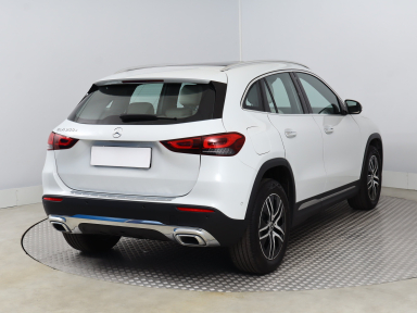 Mercedes-Benz GLA - 2022