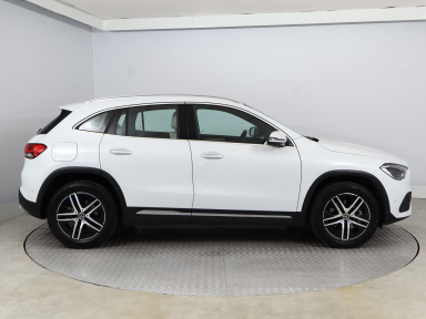 Mercedes-Benz GLA - 2022