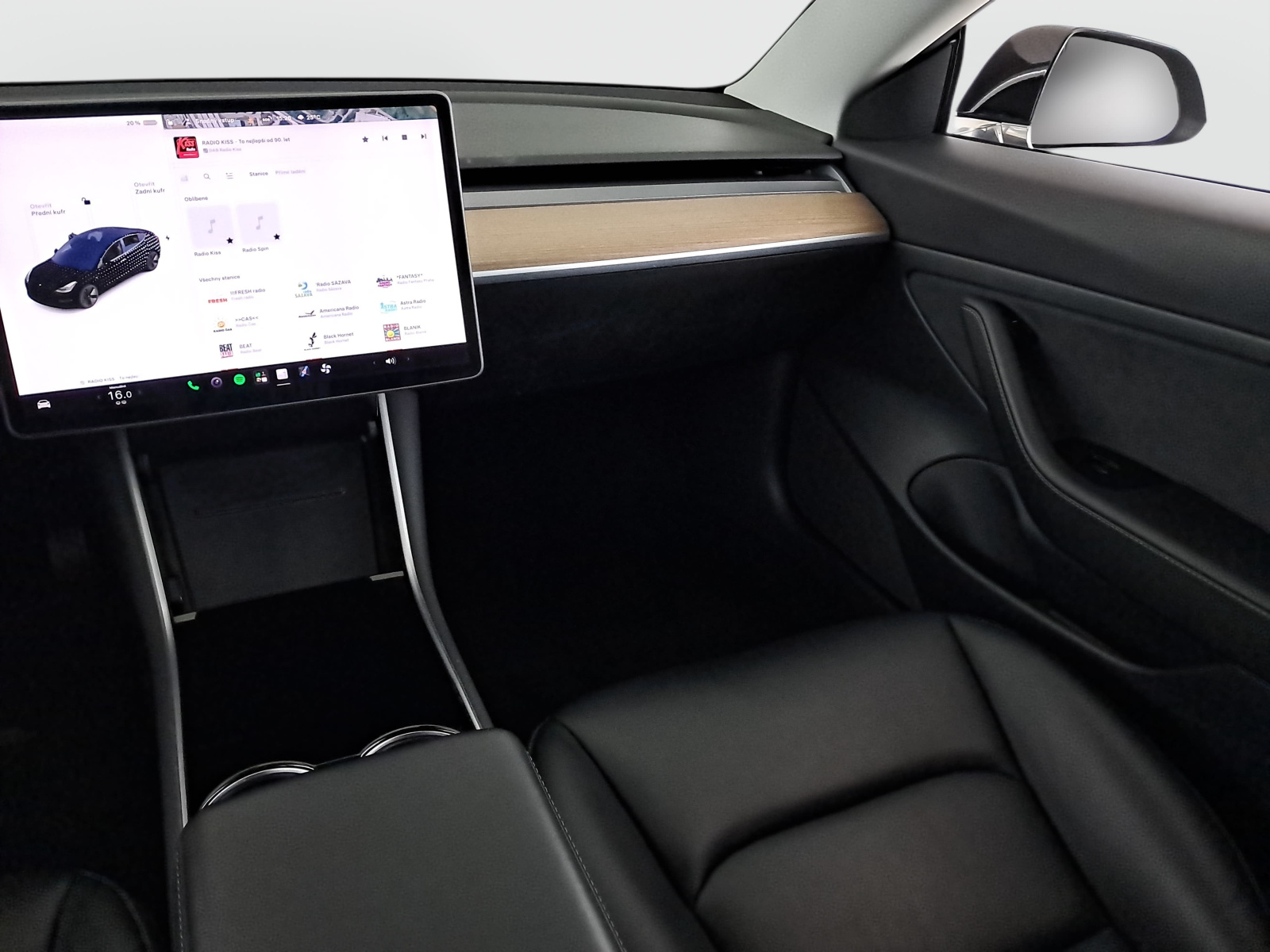 Tesla Model 3 Standard Range Plus – fotografie 11