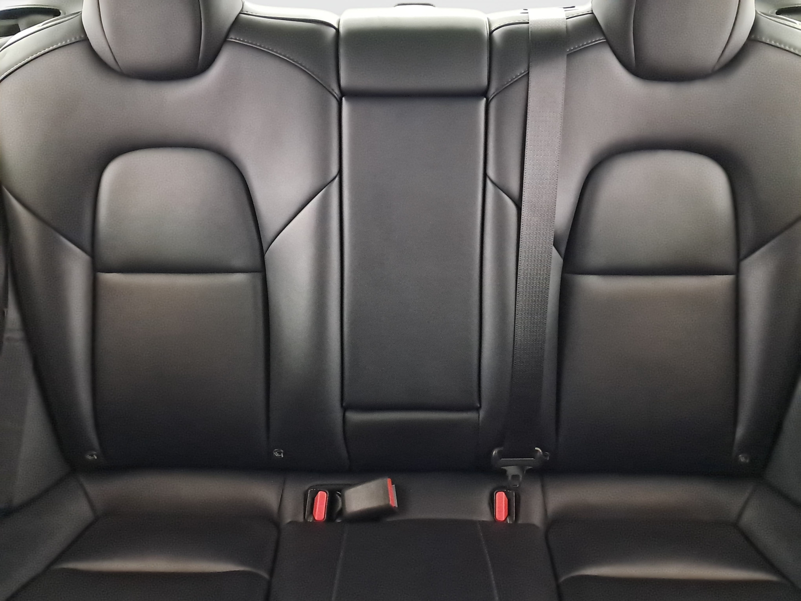 Tesla Model 3 Standard Range Plus – fotografie 14