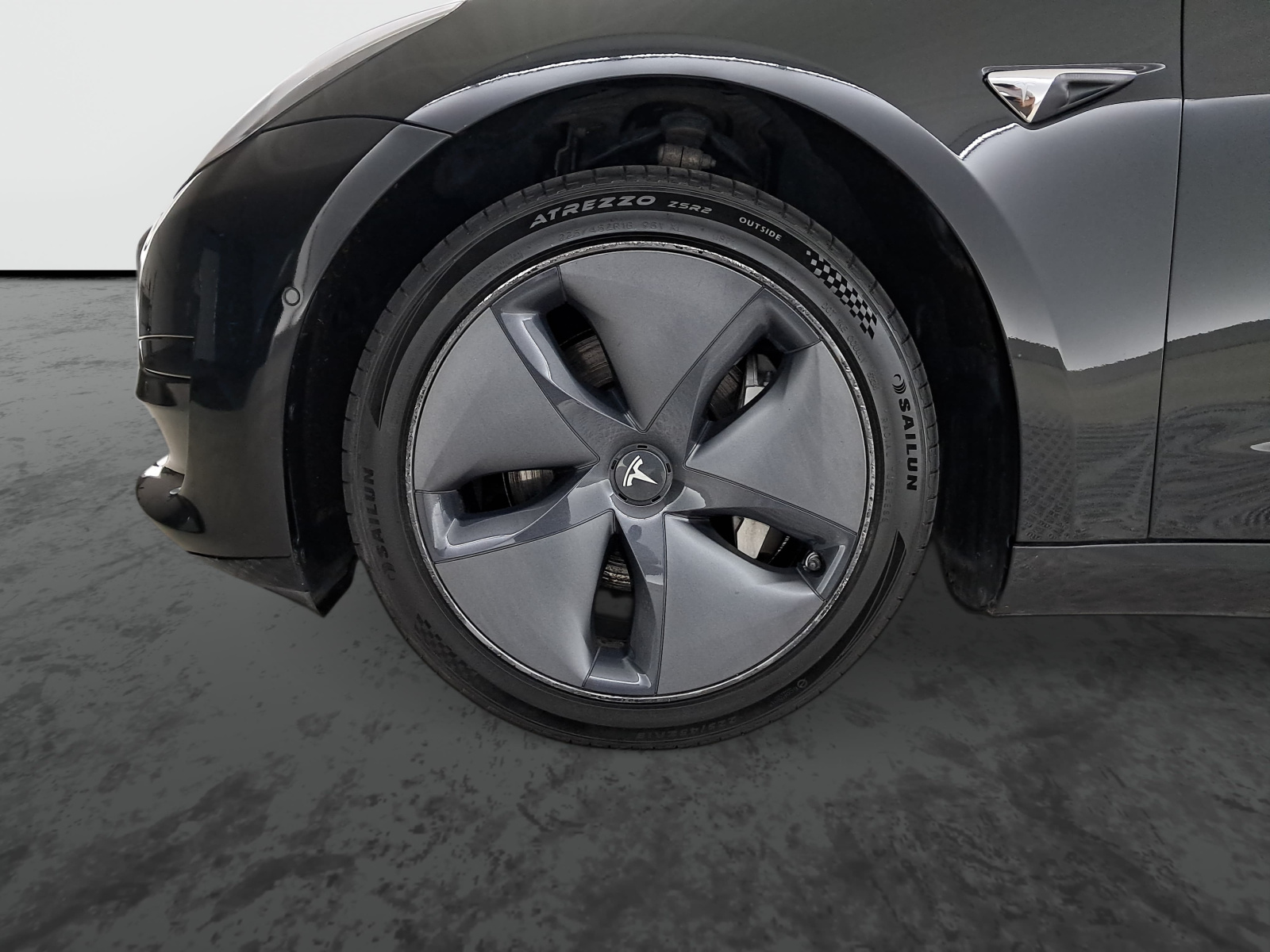Tesla Model 3 Standard Range Plus – fotografie 21