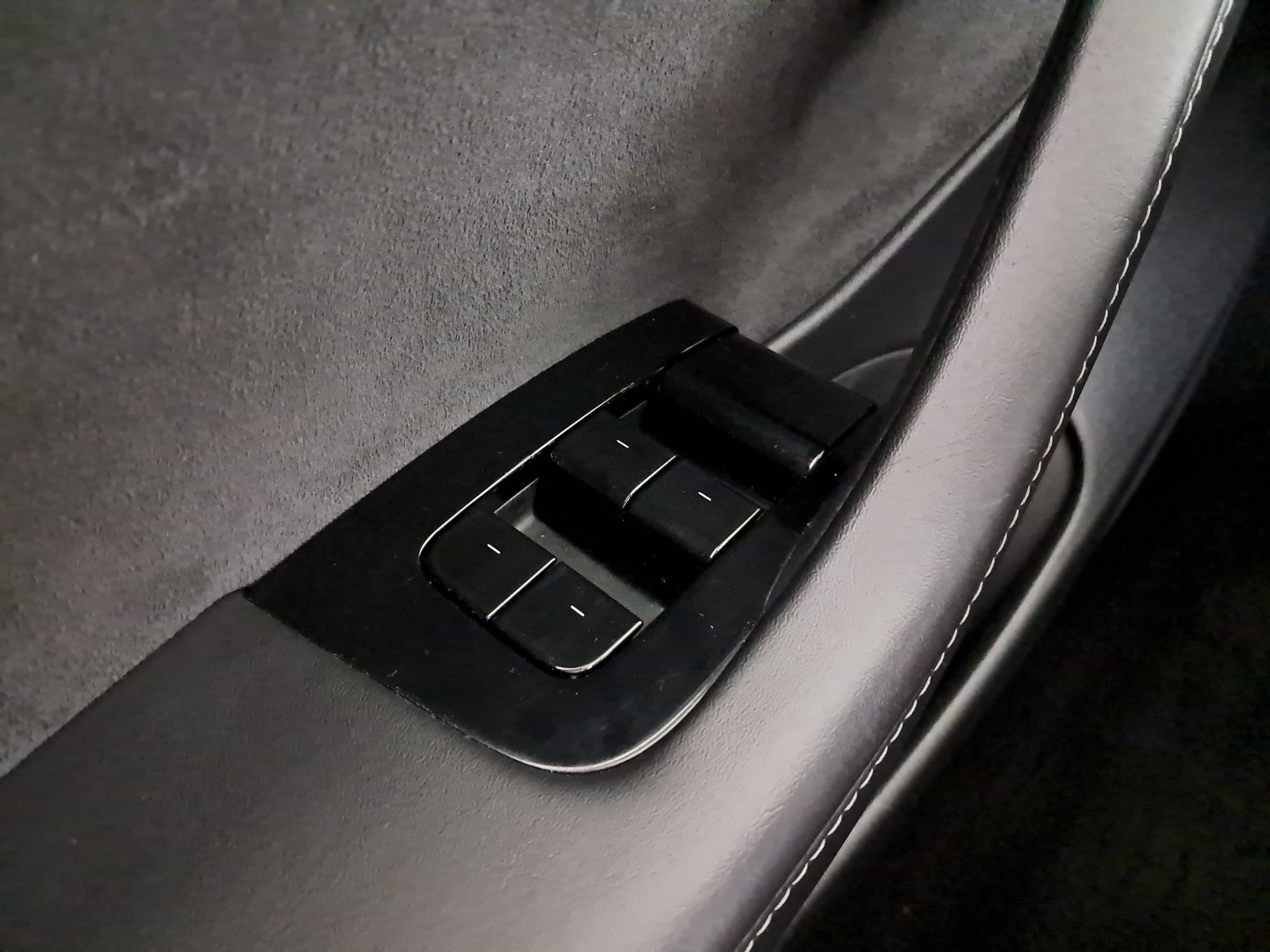 Tesla Model 3 Standard Range Plus – fotografie 22