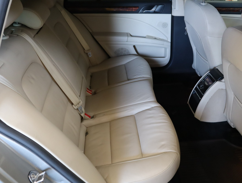 Škoda Superb, 2010