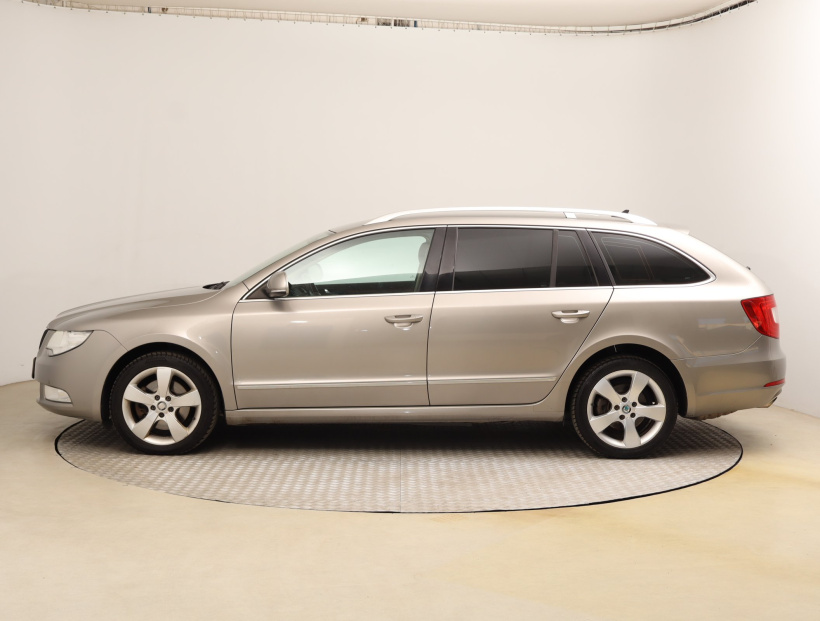 Škoda Superb, 2010