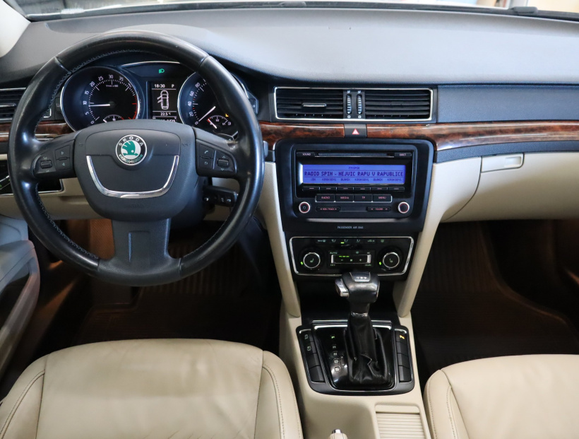 Škoda Superb, 2010
