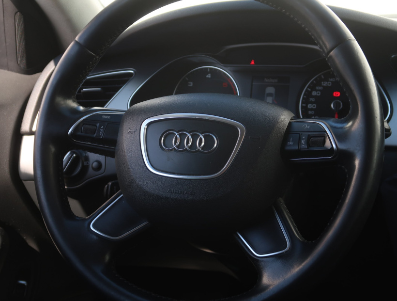 Audi A4, 2014