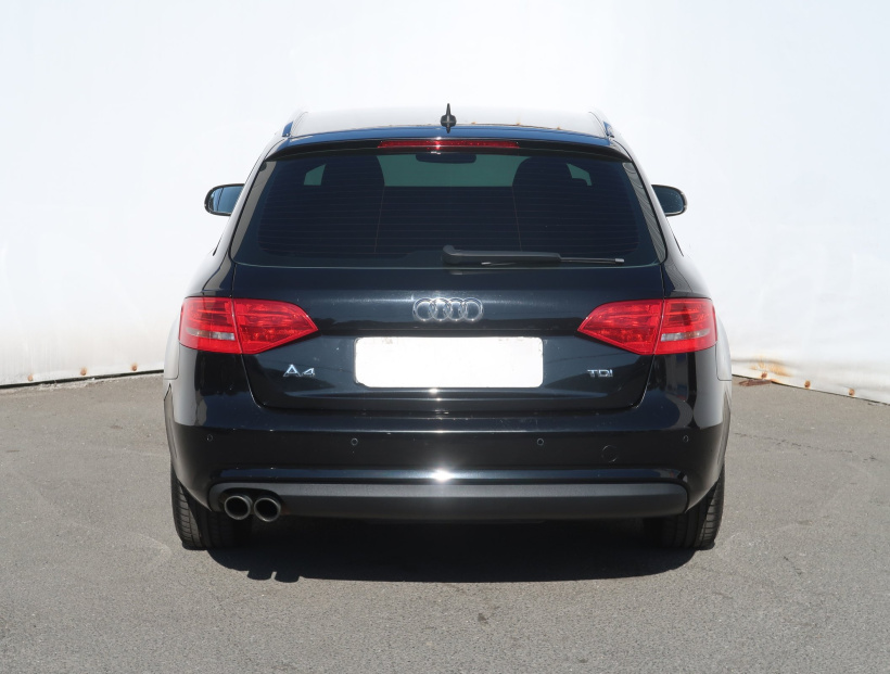 Audi A4, 2014