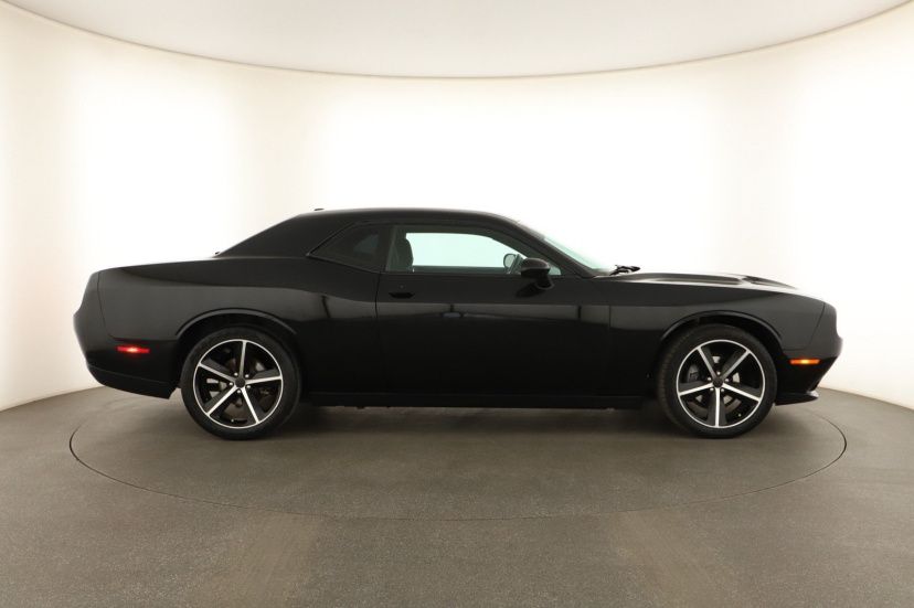 Dodge Challenger, 2016
