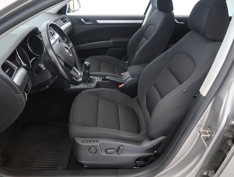 Škoda Superb, 2014