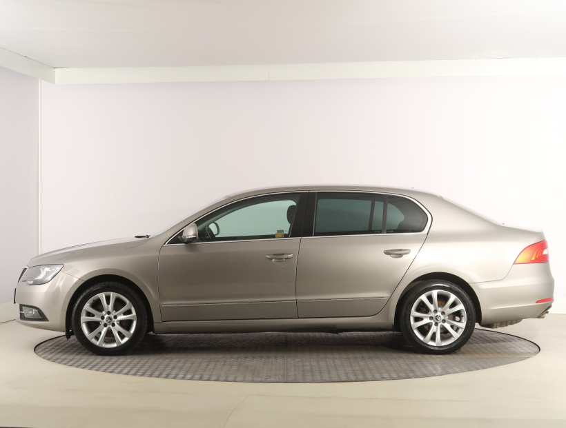 Škoda Superb, 2014